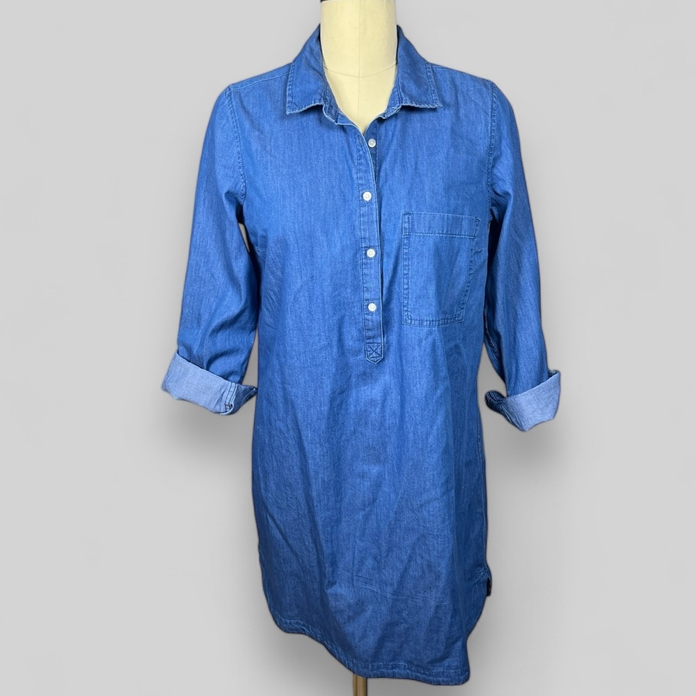 OldNavy Denim Jean Shirtdress with Henley style top buttons, lightweight szM